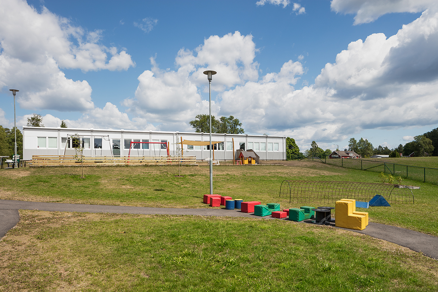 Solgläntans förskola i Långaryd med förskolegård, Expandias moduler i grön miljö